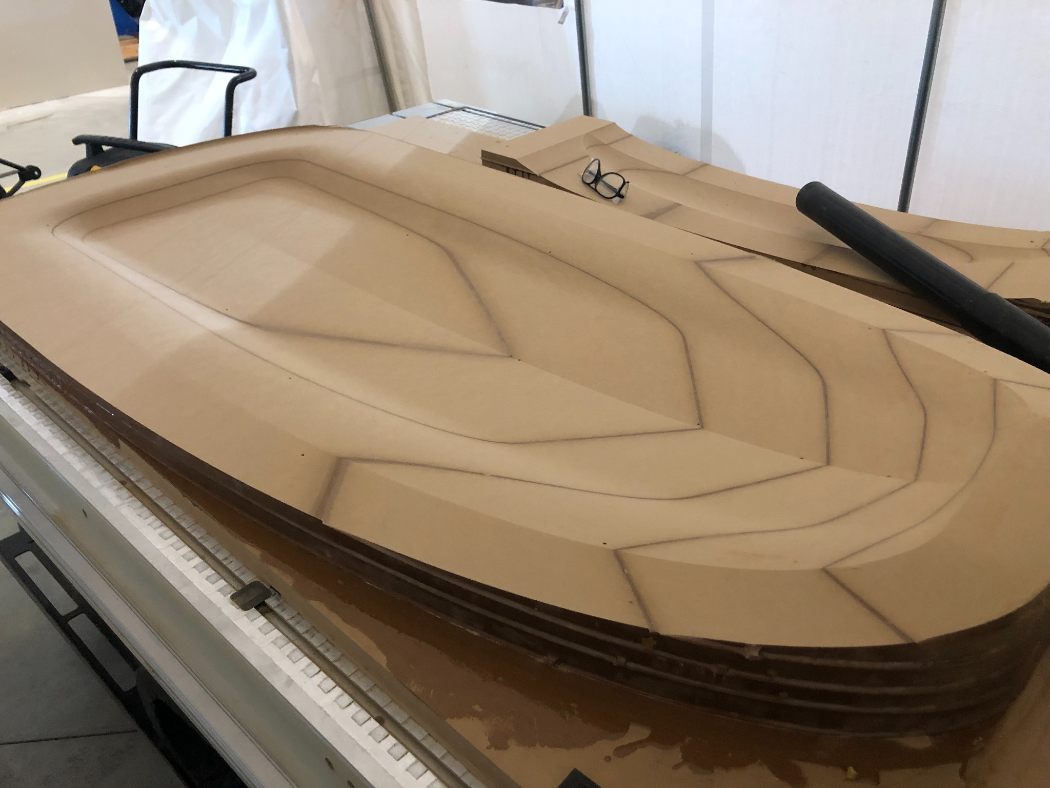 CNC-machined upper surface tooling for the hydrofoil board